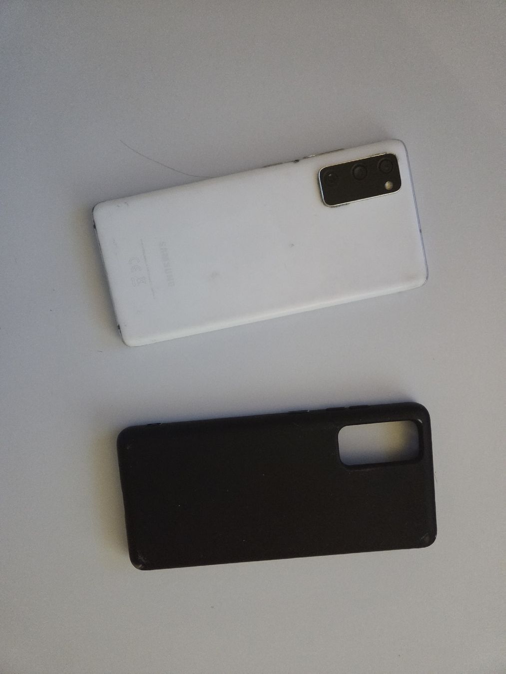 Samsung Telefoni cellulari / Smartphones: Samsung Galaxy S20 FE Weiss  – Usato da Wetzikon ZH venduto da rog_fsz9 1