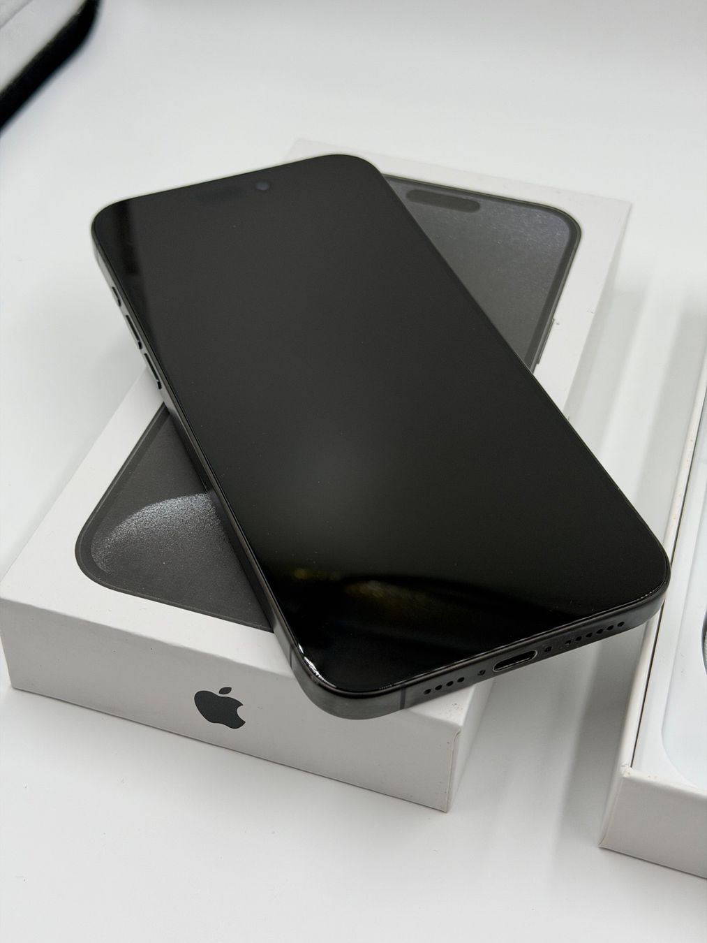 Apple Telefoni cellulari / Smartphones: Apple iPhone 15 Pro Max - 1TB | Wie neu – Usato da Campocologno venduto da ReplaceHub 6