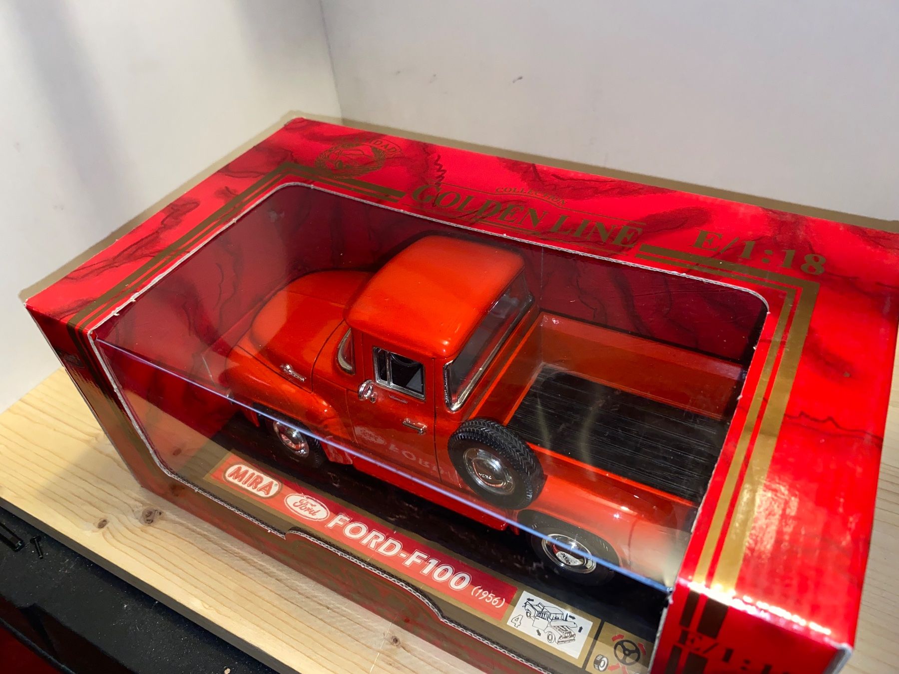 Ford Modellini d'auto: Ford F-100 Pickup 1/18 – Nuovo (secondo la descrizione) da Wohlen AG venduto da PrivatSammlung 2