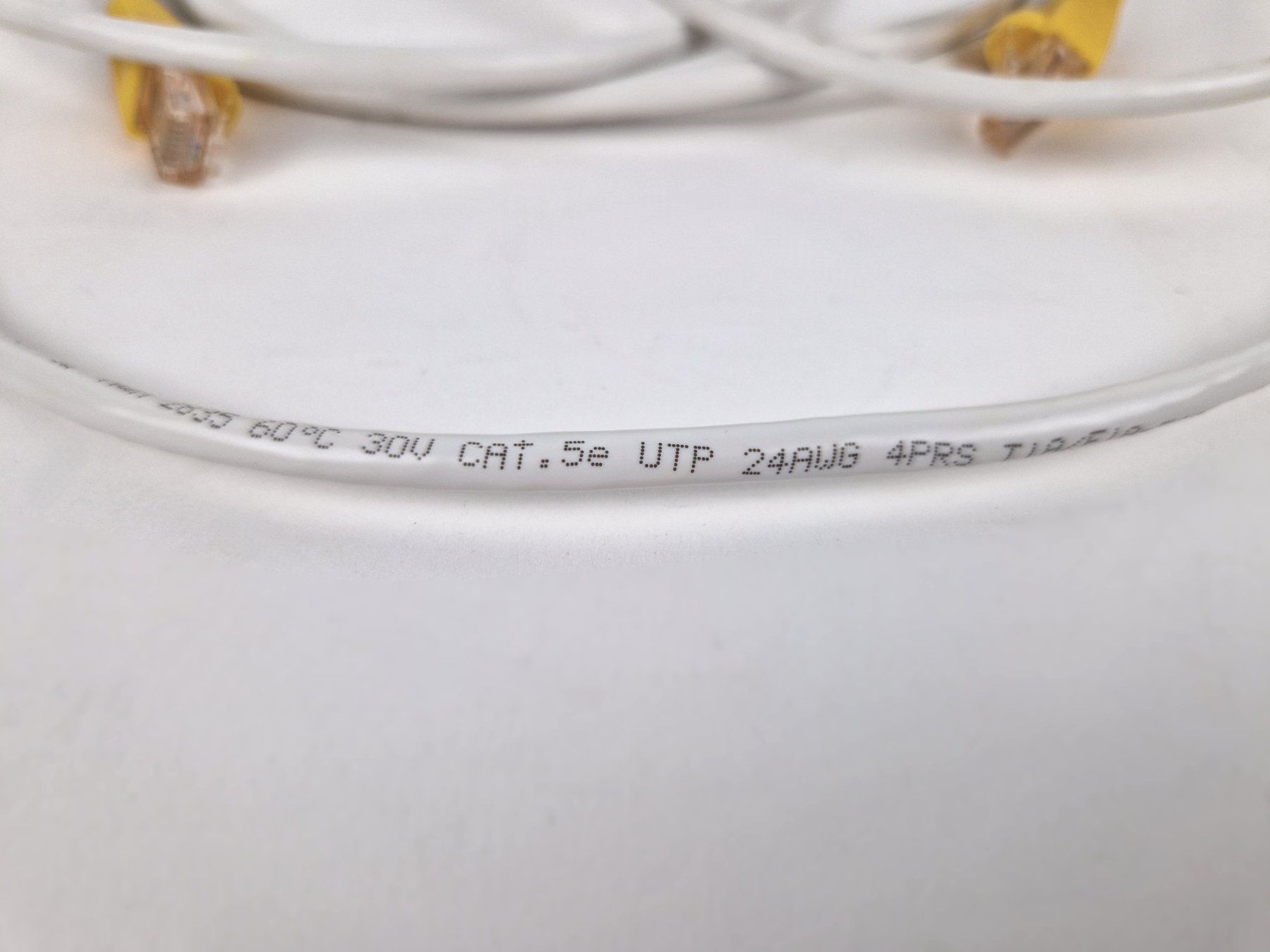 Câbles: Ethernet Kabel Cat 5e, UTP, 4 Meter – Neuf (Voir description) à Basel par Restwert_Basel 1
