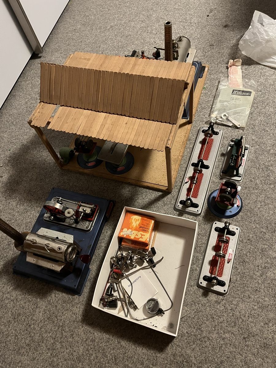 Wilesco Kit di modellismo & Modellini statici: Wilesco Dampfmaschinen – Difettoso da Buch am Irchel venduto da lui_mkf9