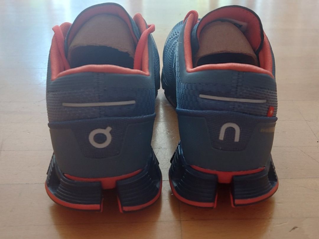 On Scarpe da donna: On Running Shoes Cloud X - Blue and Coral – Nuovo e nell'imballaggio originale da Baden venduto da bab_6cxc 6