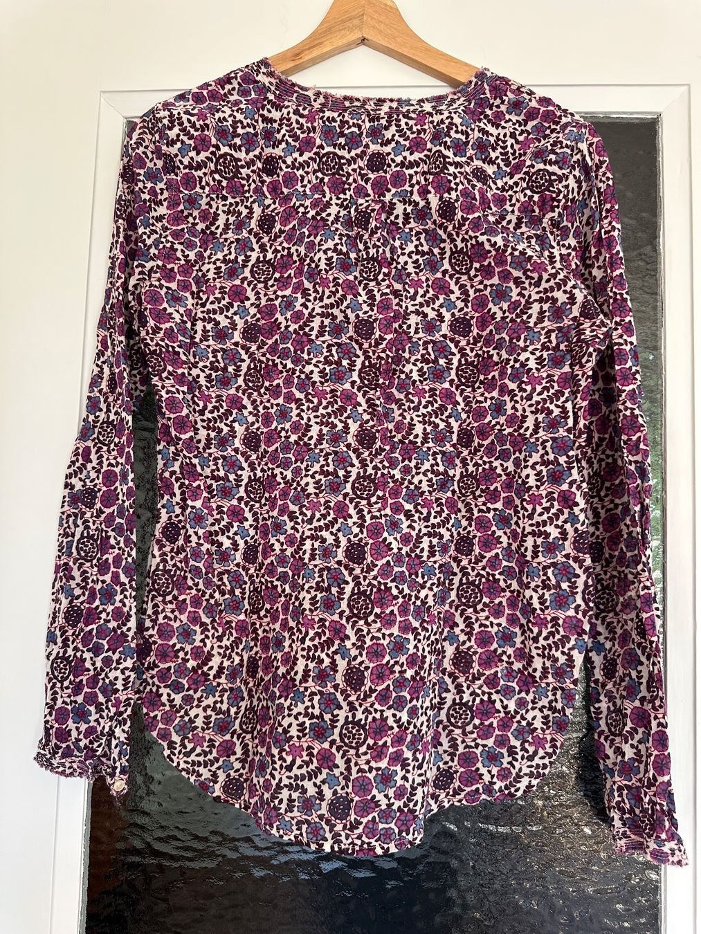 Blusen: Wunderschöne Bluse mit Blumenmuster, mit Leinen, neuwertig – Gebraucht aus Bern von fluffy07 1