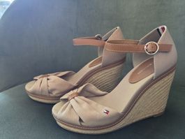 Tommy Hilfiger beige Keilsandaletten