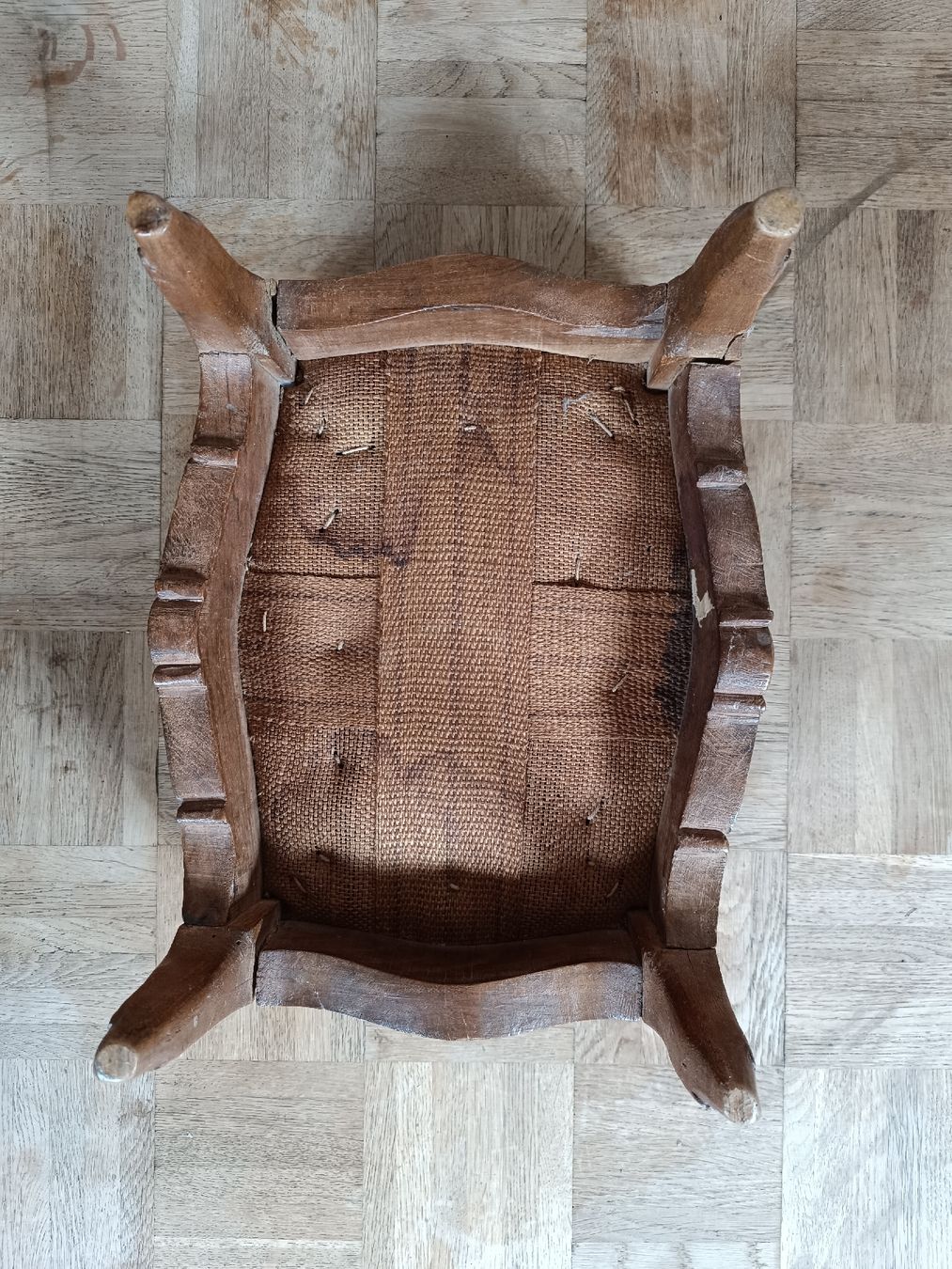 Articoli in legno: Repose-pied style Louis XV – Usato da Cossonay-Ville venduto da Aryann34 4