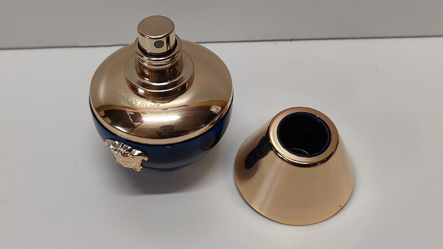 Versace Profumi & Eau de Toilette: Versace Dylan Blue Eau de Parfum 30ml Damen (L30) – Usato da Neuenhof venduto da bro_9zsg 7