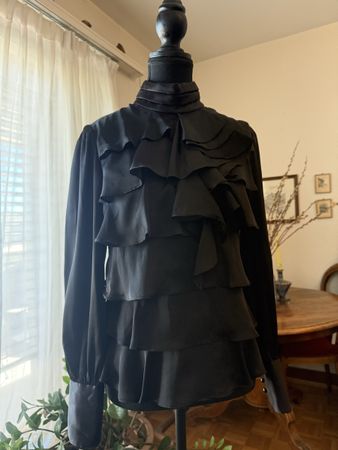 Blouse noire élégante 