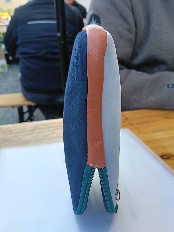 Cover & Protezioni schermo: Unikat Handy Hülle – Nuovo e nell'imballaggio originale da Thun venduto da Bubileie