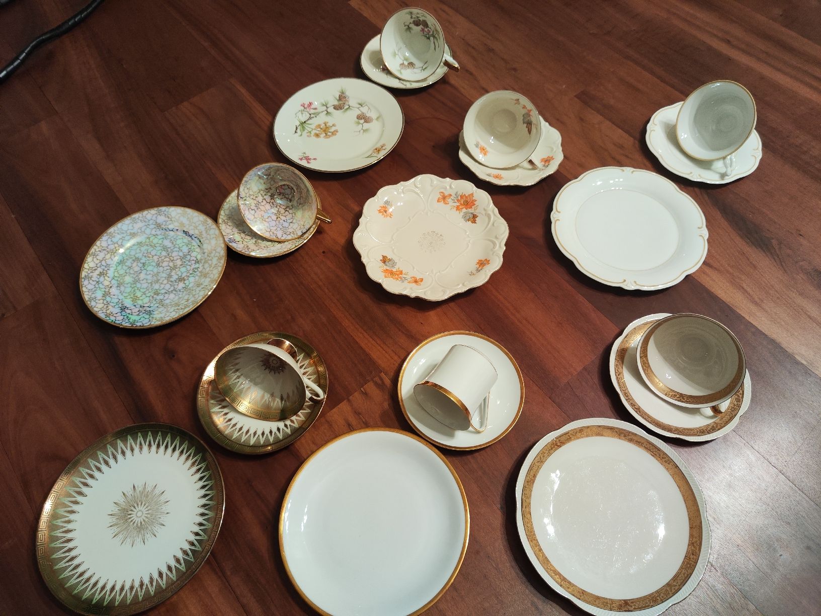Set di piatti: Sammeltassen Gedecke – Usato da Rheinfelden venduto da Sandra220