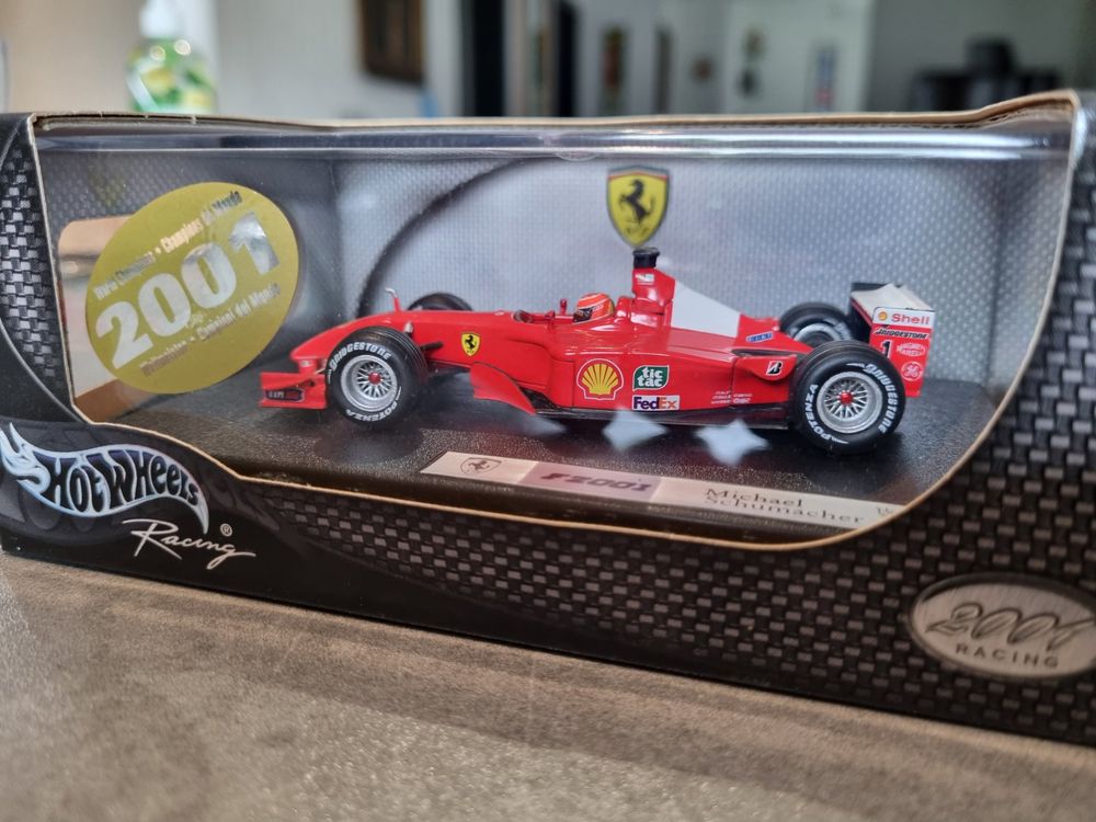 Miniatura Ferrari F2001 2001 Michael Schumacher - Edição 02