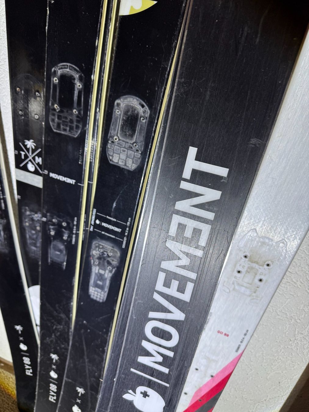 Movement Sci: Lot de skis Movement 7 paires. – Usato da Crans VS venduto da Freeskier 4