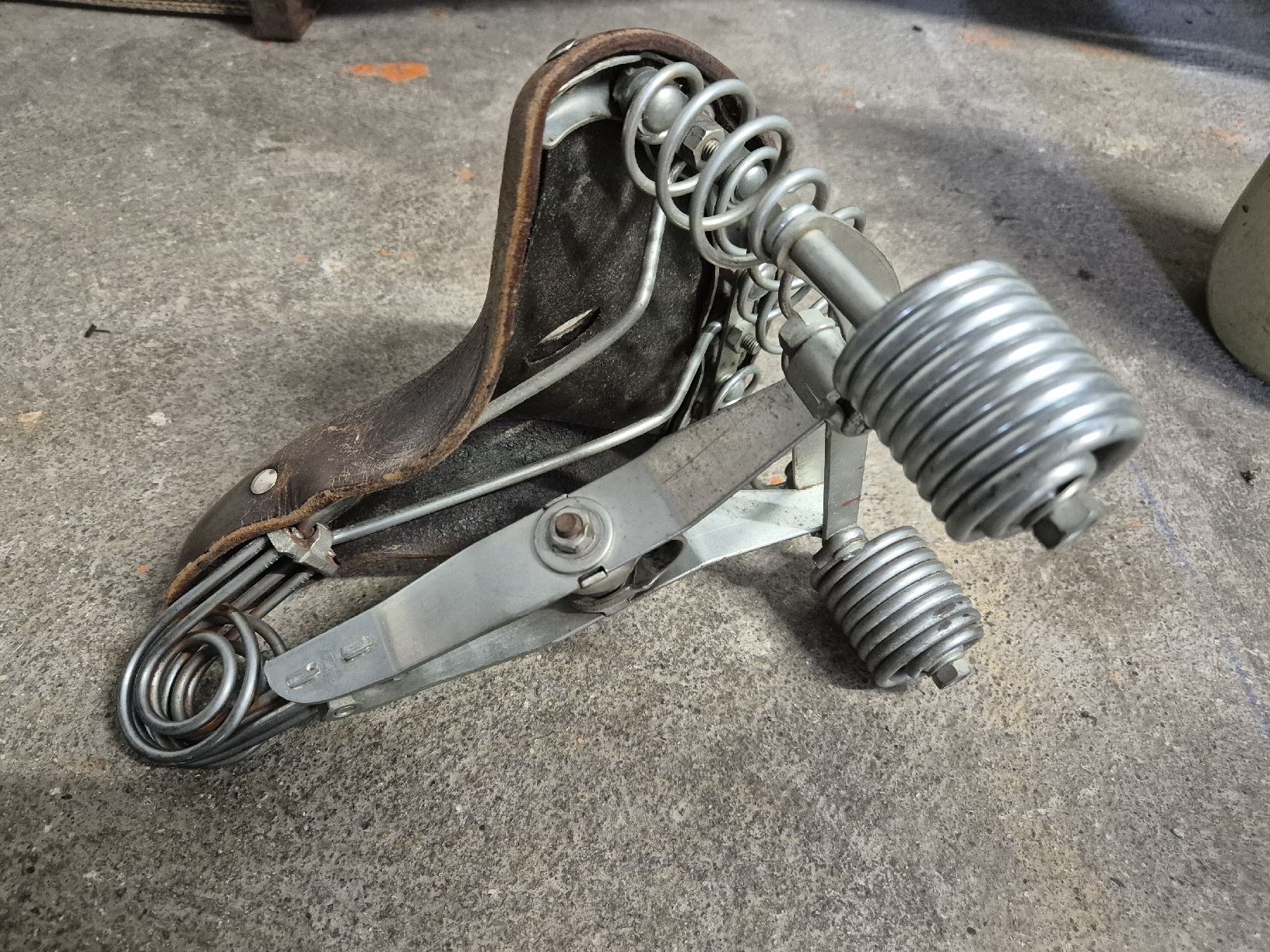 Pezzi di ricambio: Velo Sattel mit Federn, Leder, Vintage – Usato da Kirchberg SG venduto da Karmann53 2