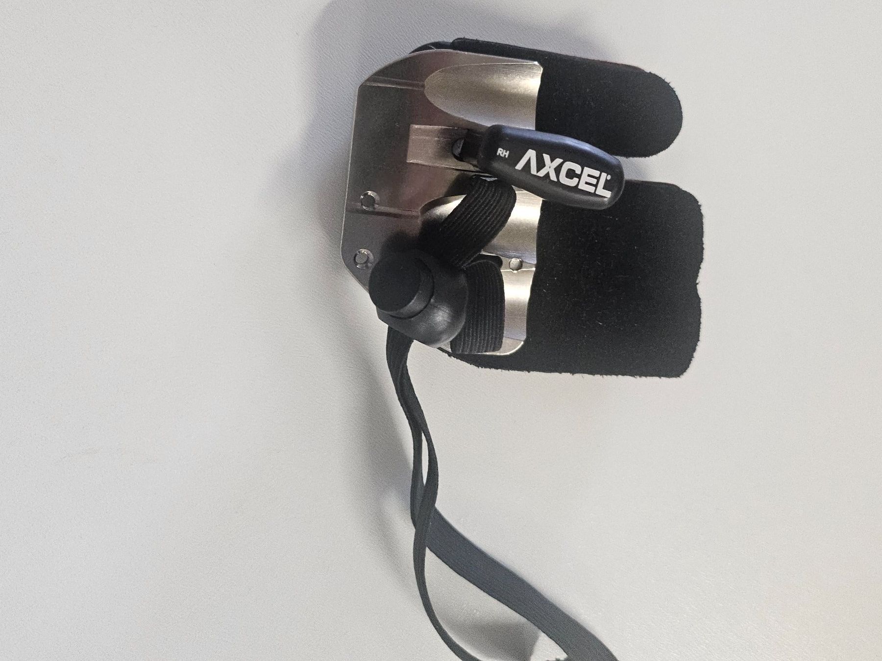 Tiro con l'arco: Axcel Contour Pro Brass Grösse S, Rechtshand – Usato da Weisslingen venduto da PfeilBogenMesser 4