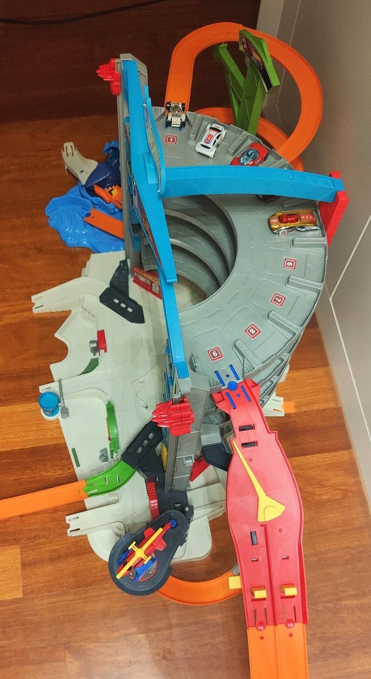 Hot Wheels Spielzeuge: Hot Wheels City Megacity Parking Garage – Gebraucht aus Dietikon von mic_5rjw 3