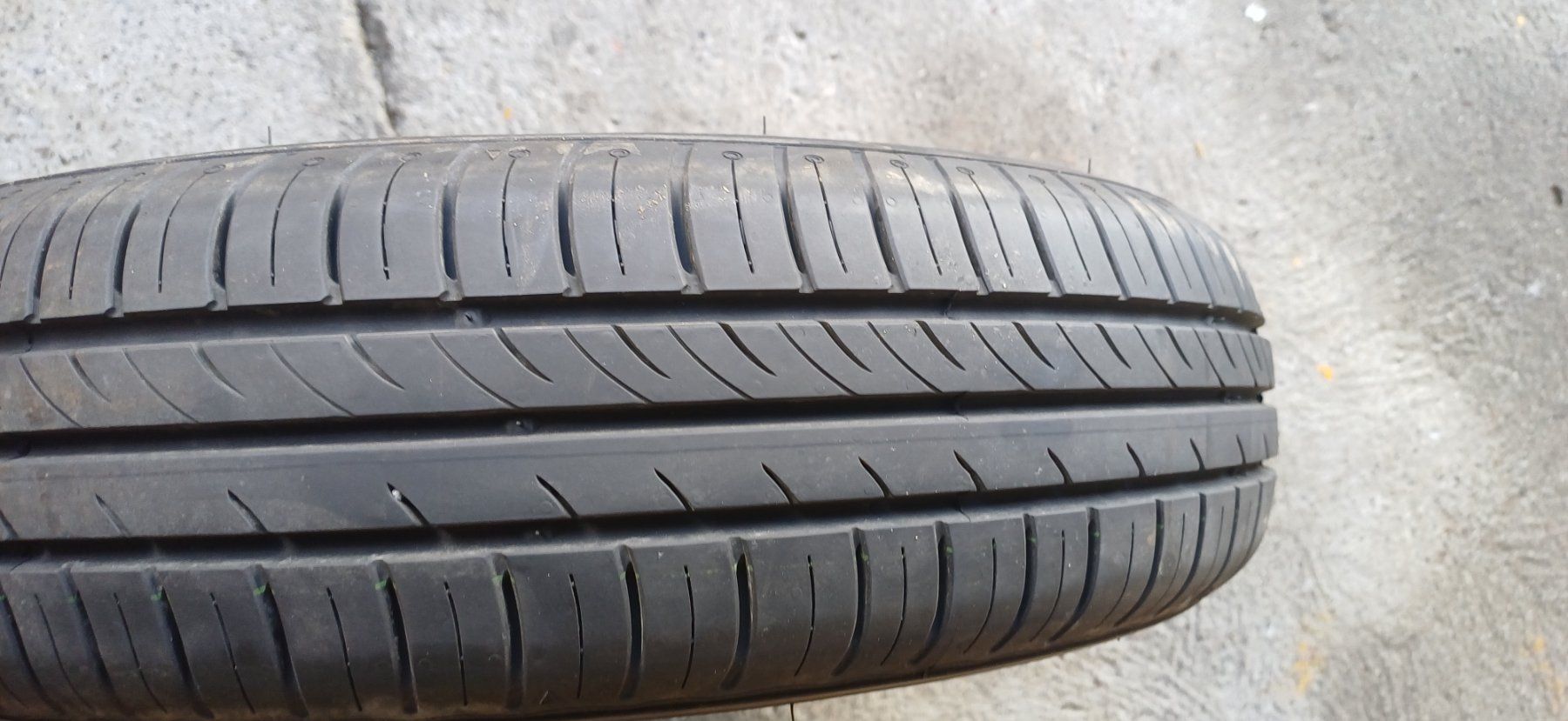 Kumho Pneus & Kompletträder: Auto Pneu – Gebraucht aus Mamishaus von Toreto 2