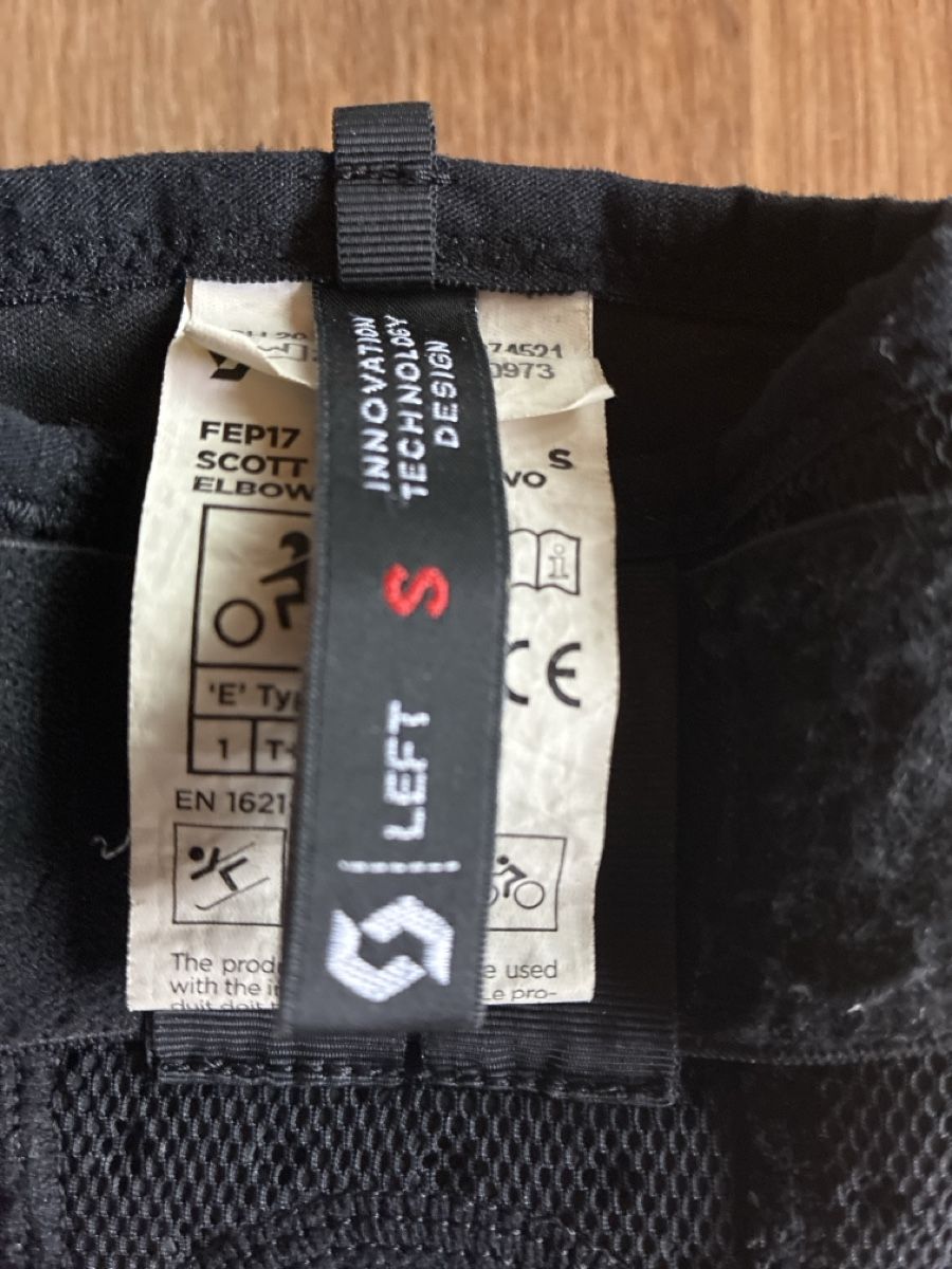 Protections: scott Ellenbogenschoner Gr.S – D'occasion à Sumiswald par phil00 2