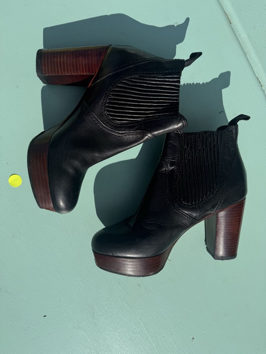 Marc Jacobs Scarpe da donna: Stiefeletten Marc by Marc Jacobs Leder schwarz Groesse 38.5 – Usato da Maur venduto da Marie.5 1