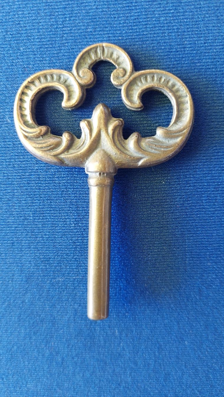 Chiavi: Clef ancienne pour remonter des pendules – Usato da Marsens venduto da jogocade 1