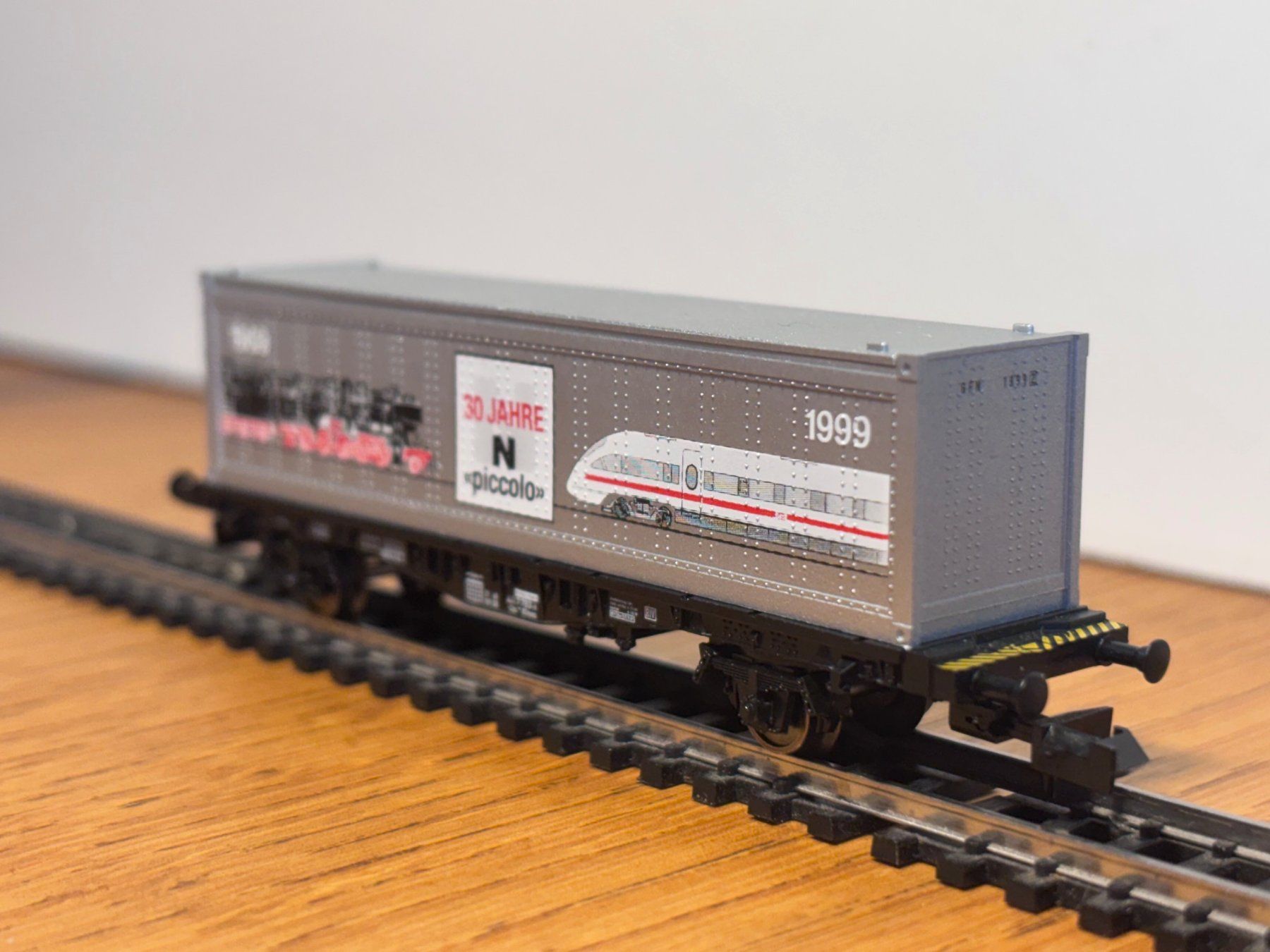 Modellini di ferrovie: e1967: Containerwagen (Spur N) – Usato da Birsfelden venduto da Birs_25