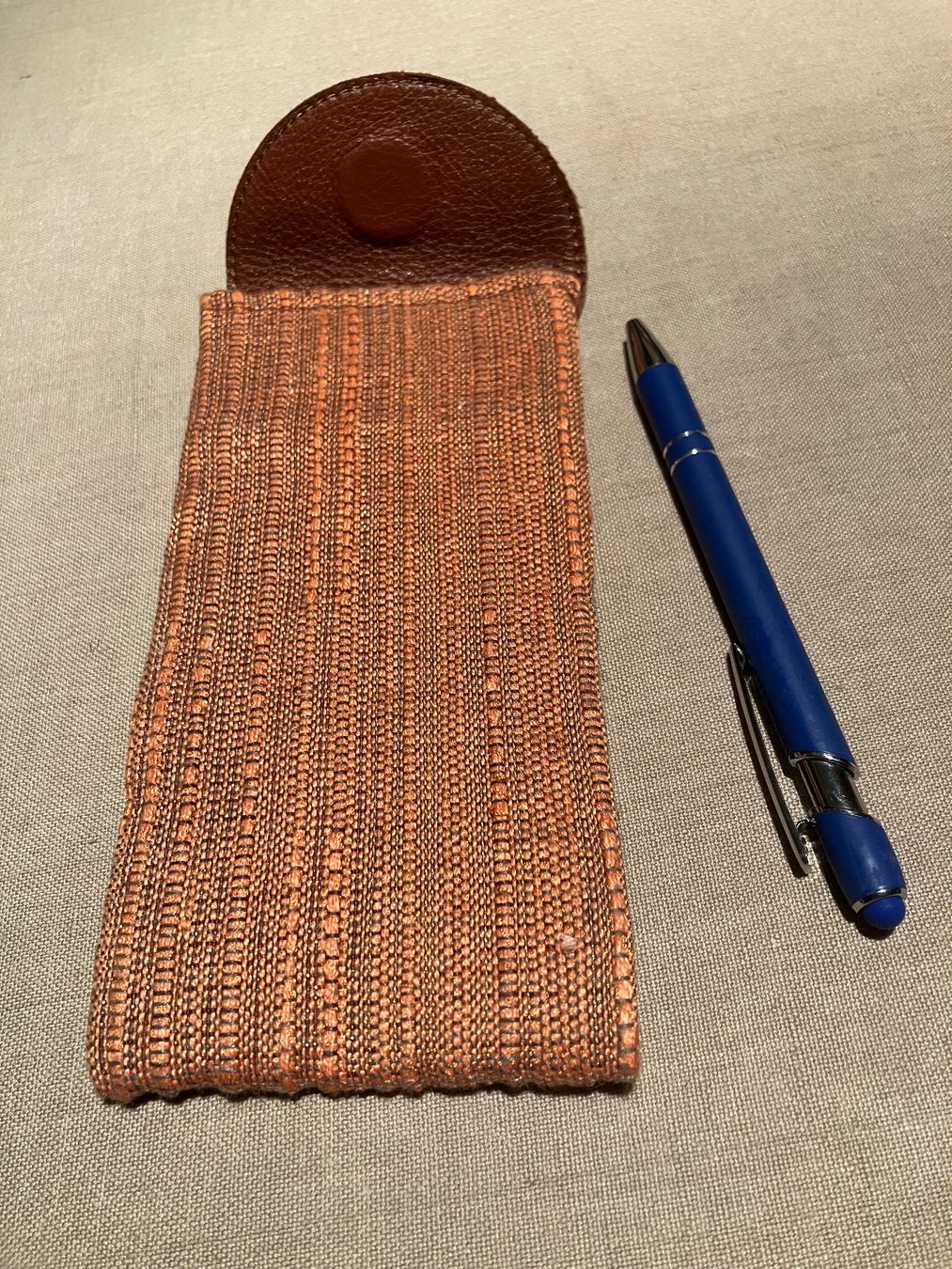 Altro in  Abbigliamento & Accessori: Kleines Stoffetui mit Leder – Usato da Zürich venduto da Byron 1
