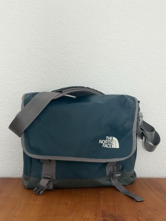 The North Face Umhängetasche blau grau in gutem Zustand