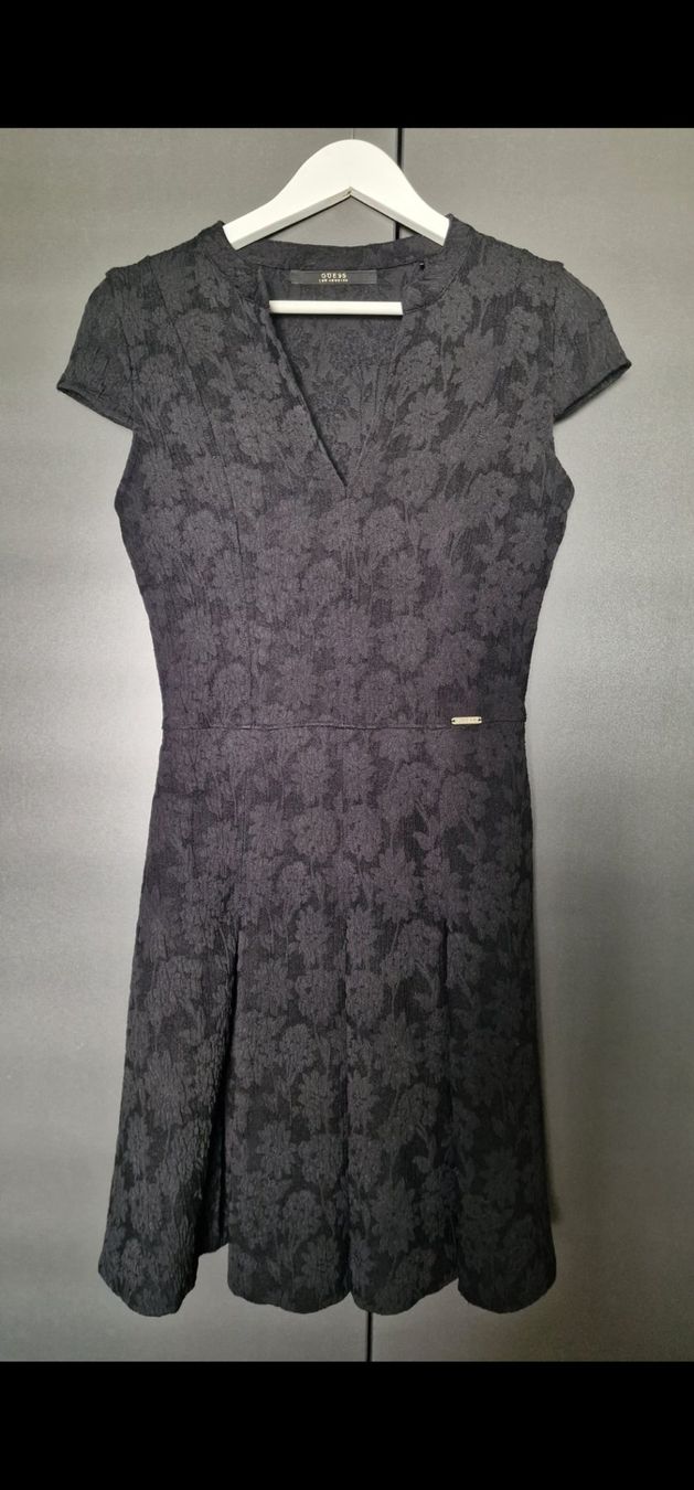 Guess Vestiti: Guess Kleid S – Nuovo (secondo la descrizione) da Schüpfen venduto da ann_9zfs 2
