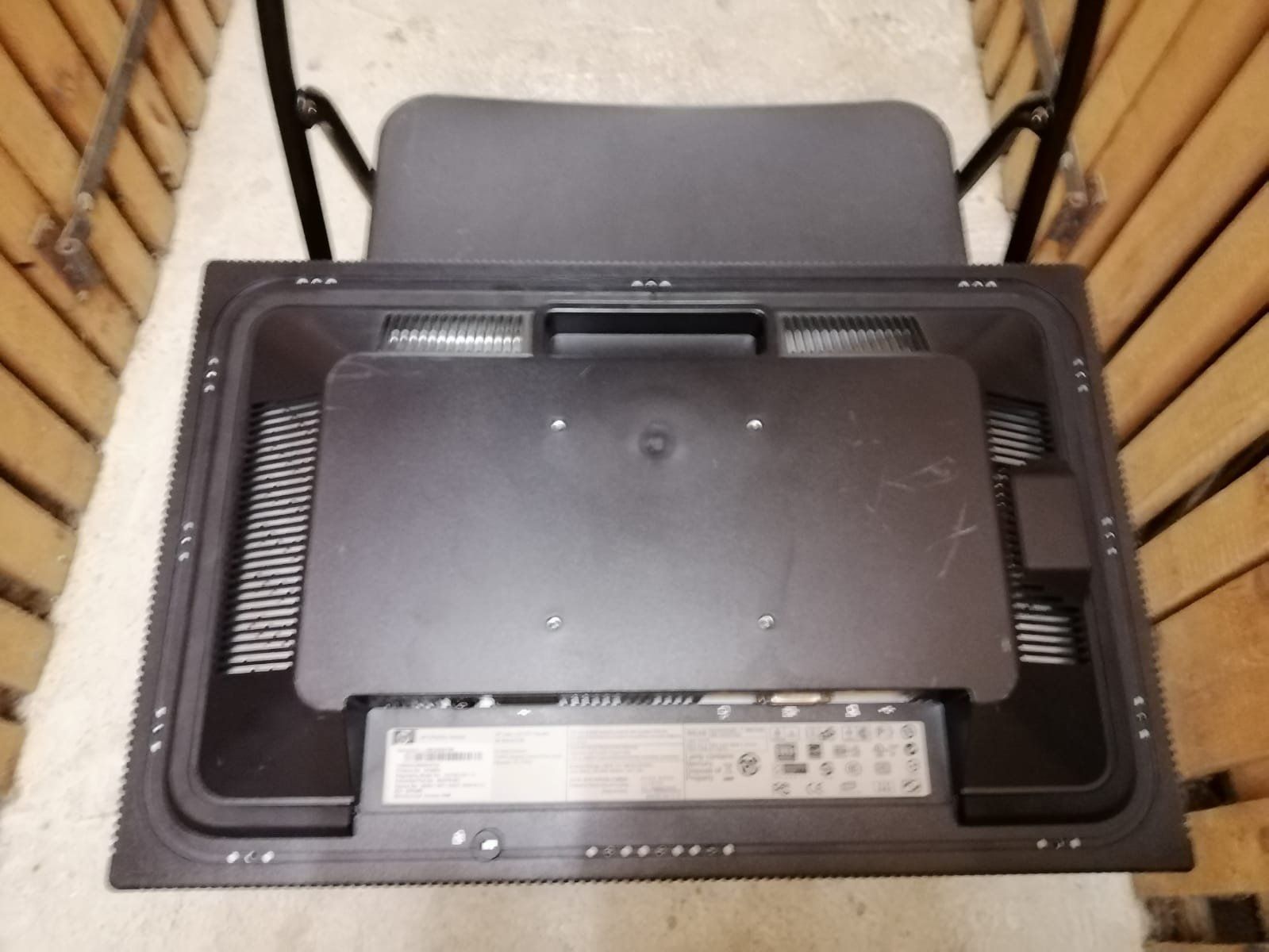 Hewlett Packard Monitor: Écran PC HP LP2275w 22 pouces – Usato da Genève venduto da tremmetri 2
