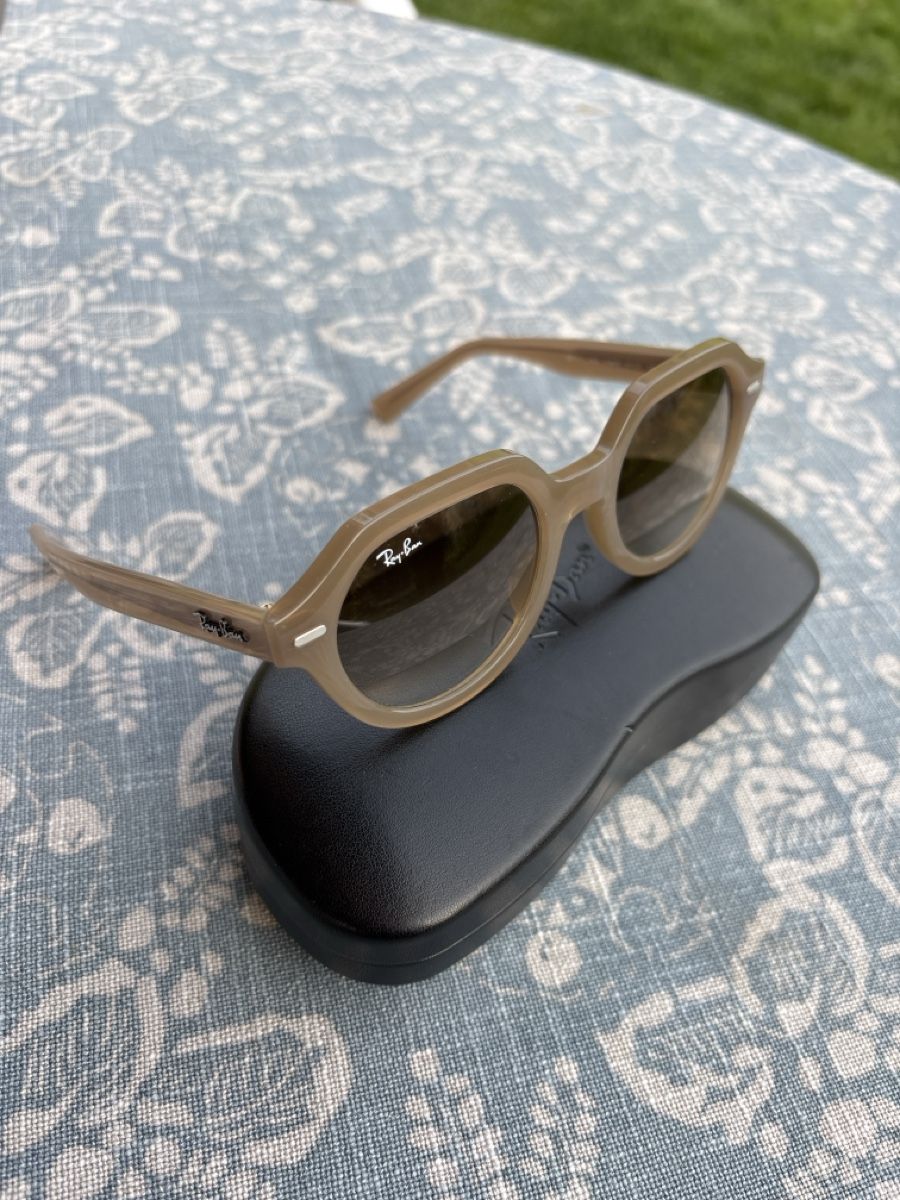 Ray-Ban Occhiali & Lenti: Lunettes de soleil Ray-Ban Beige – Usato da Chêne-Bougeries venduto da Bambideluxe 3