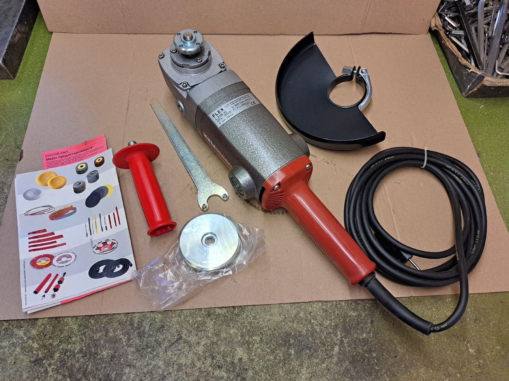 Flex Schleifen & Polieren: Flex Winkelschleifer L2106 VC - Unbenutzt – Neu und originalverpackt aus Ebikon von inf_9pqv