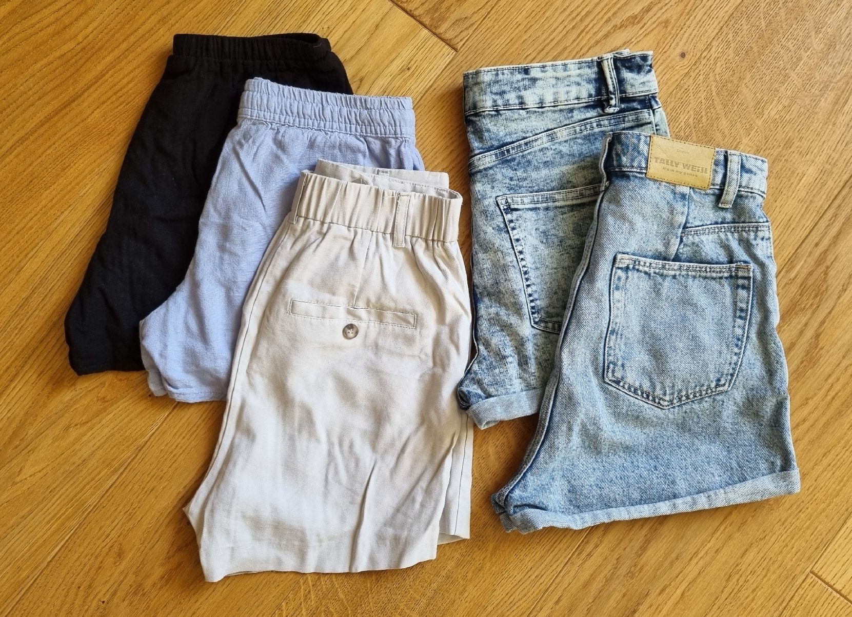 Lotti & Set di vestiti: Kleiderpaket Gr. 32-34 – Usato da Oberglatt ZH venduto da Mueller4000 2