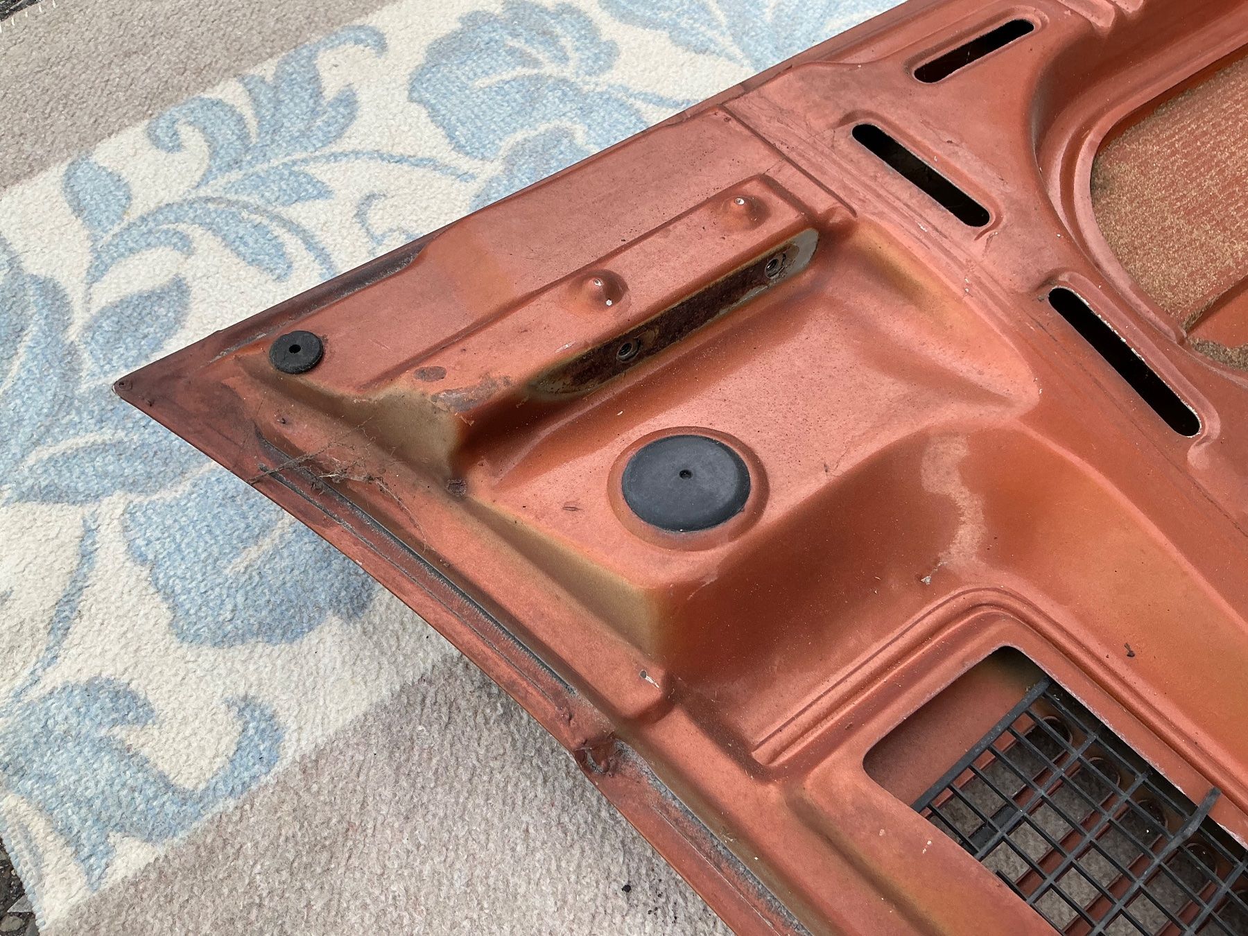 VW Tutti pezzi di ricambio auto: Motorhaube VW Scirocco 2 – Usato da Marbach LU venduto da bru_kk6q 2