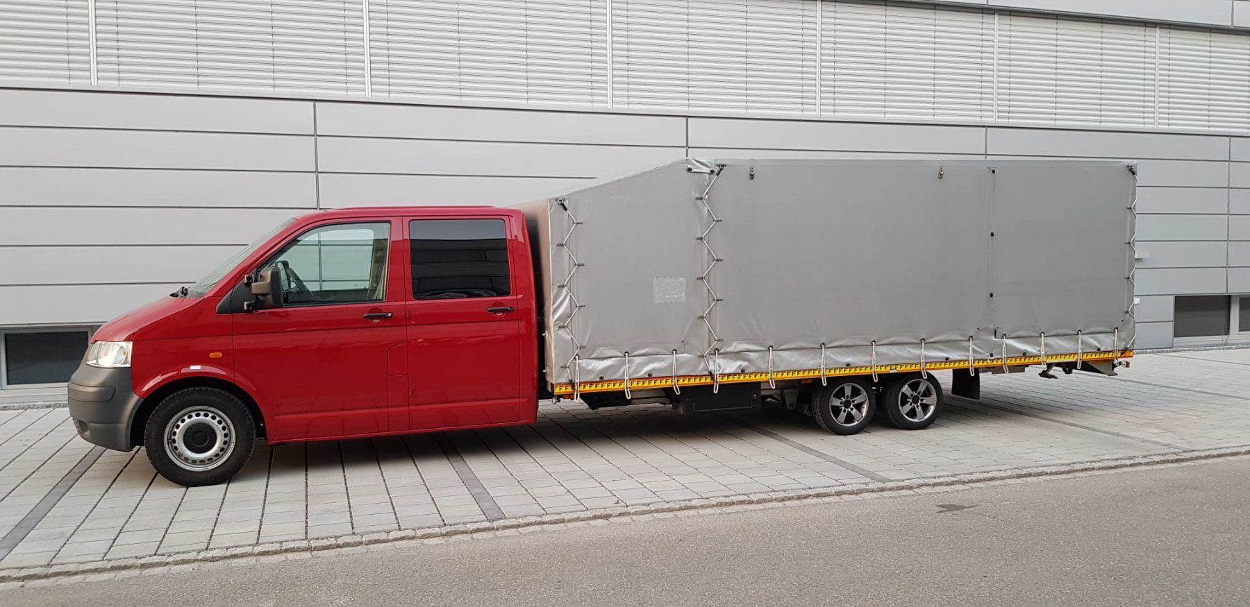 VW Autos: VW T5 Fitzel Autotransporter MFK März 2025 – D'occasion à Baar par rue_dwn8