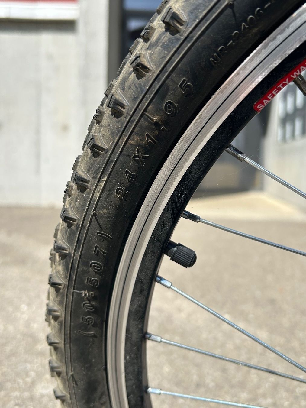 Velos: Serious Kindervelo 24'' in weiss/blau – Gebraucht aus Zürich von mirjam.frei 5