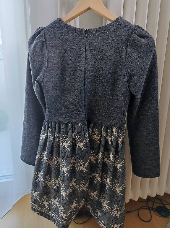 Vestiti: Herziges Kleid mit langen Ärmeln – Usato da Zürich venduto da Hund_2000 1