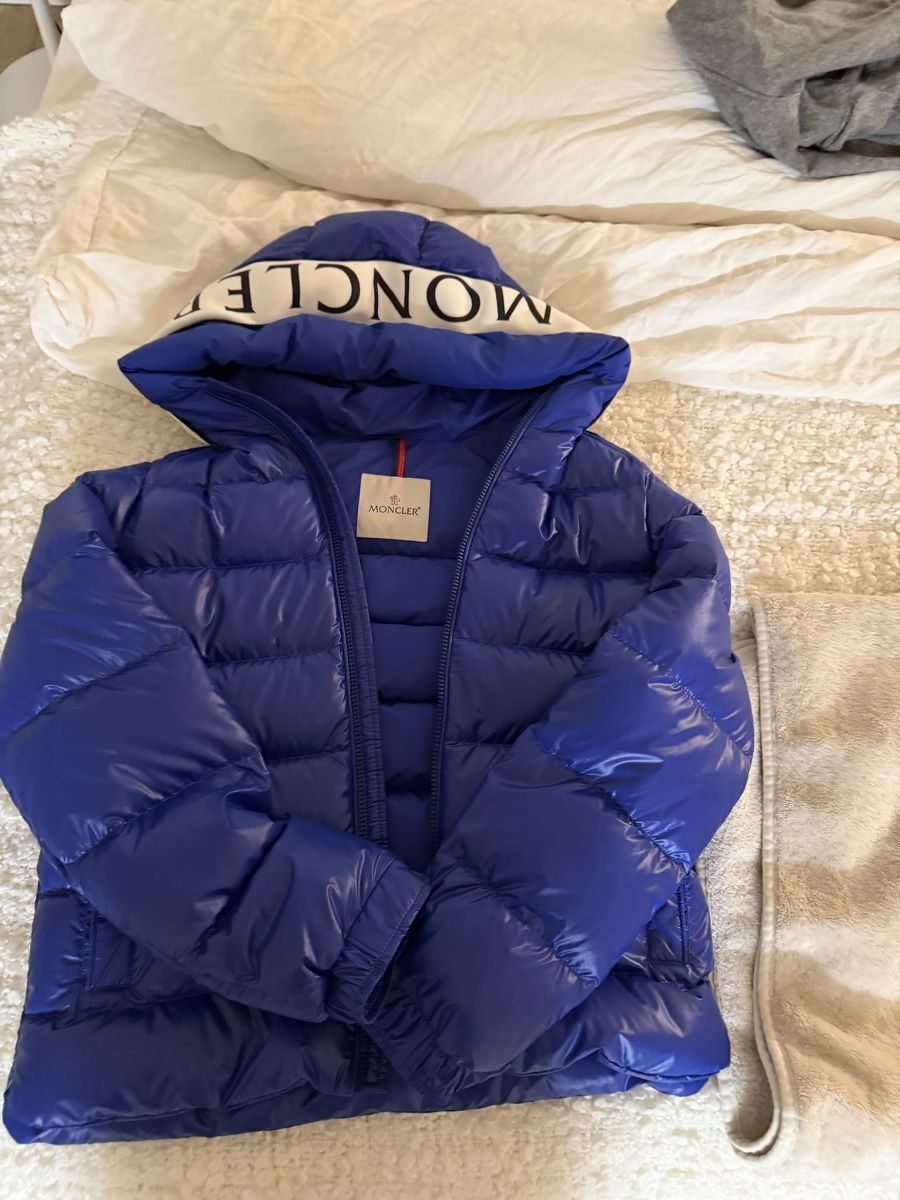 Moncler Jacken: Blaue Montcler Jacke – Gebraucht aus Wallisellen von ckohler01 5