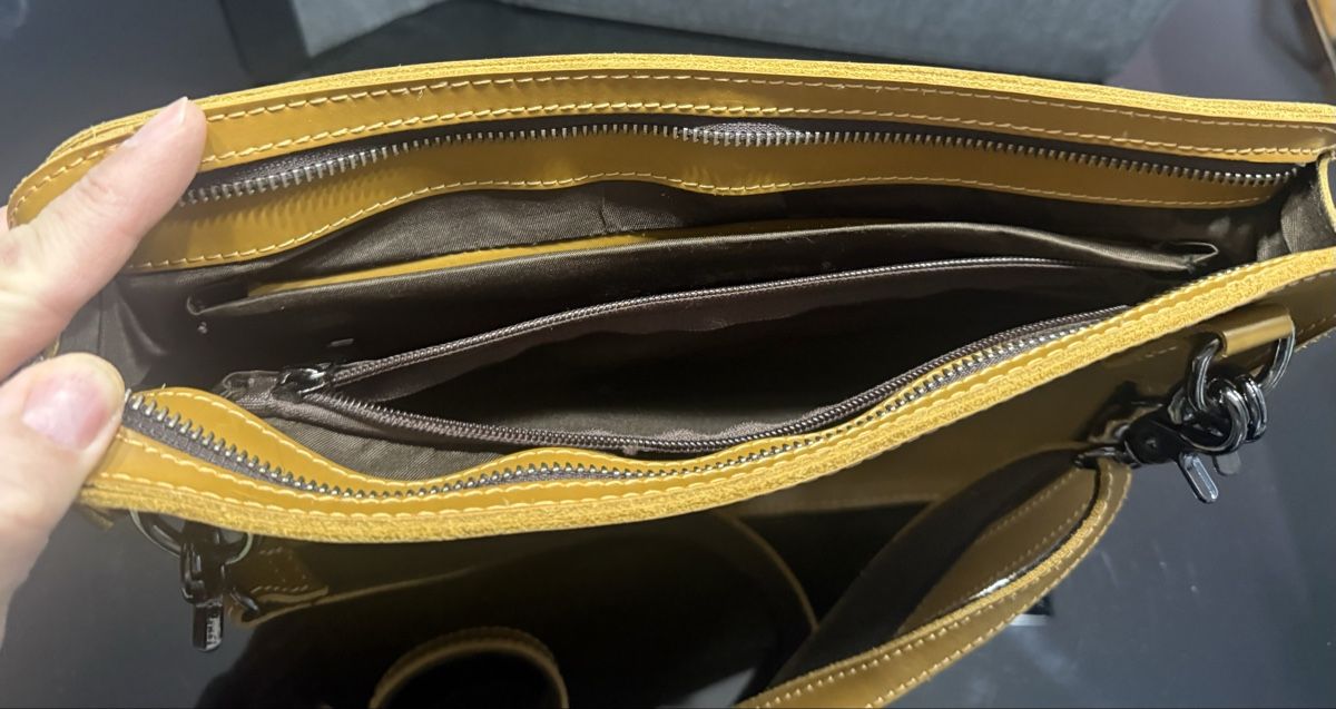 Borse: iPad or small laptop case with multiple pockets – Usato da Gland venduto da bfranck 2