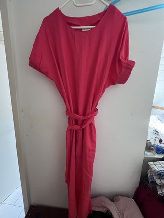 Kleid pink Kurzarm mit Bindegürtel Grösse 42