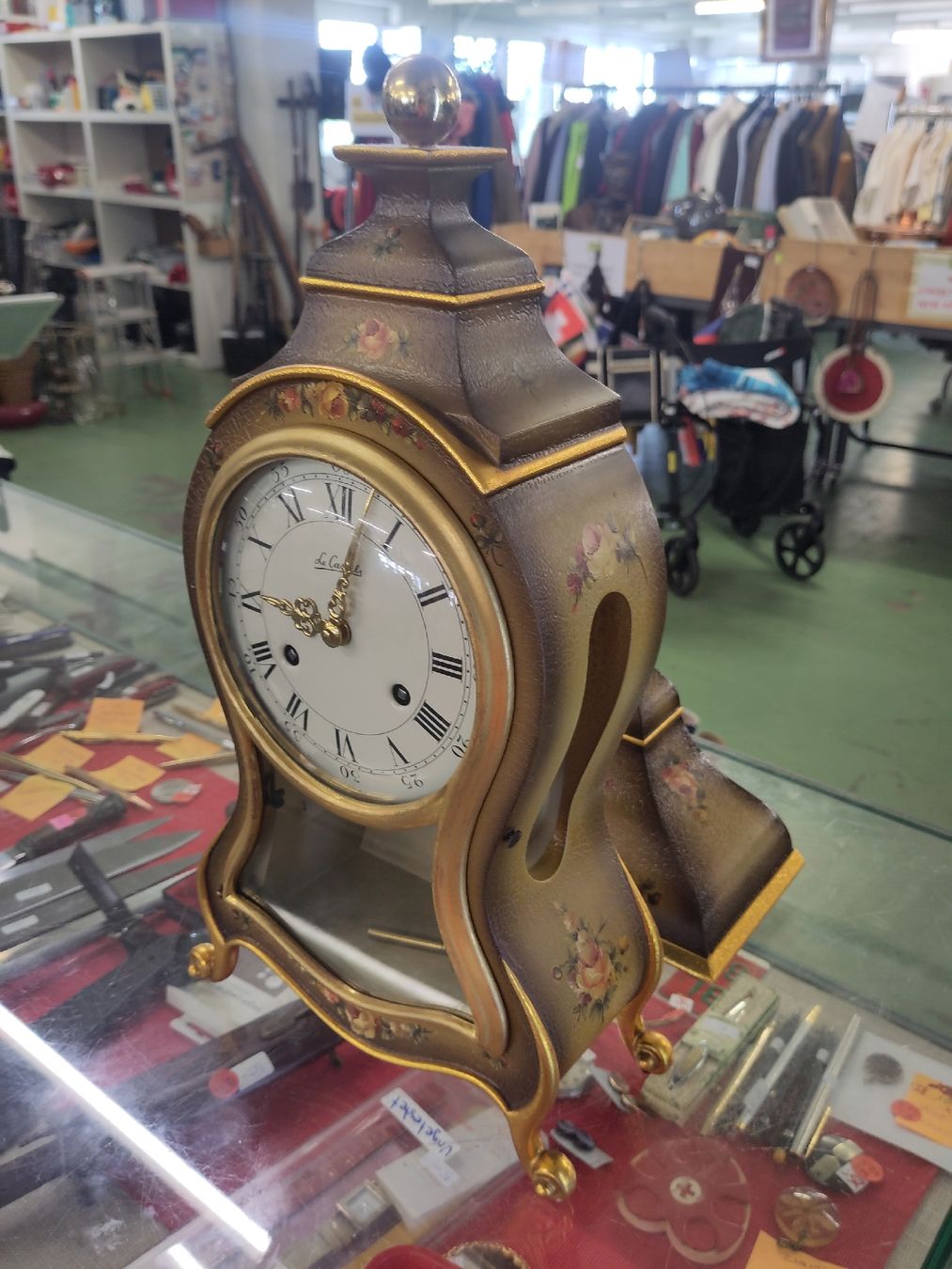 Pendules & Horloges murales: Le Castel Pendeluhr braun&gold – D'occasion à Pratteln par Cartonsducoeur_bl 3