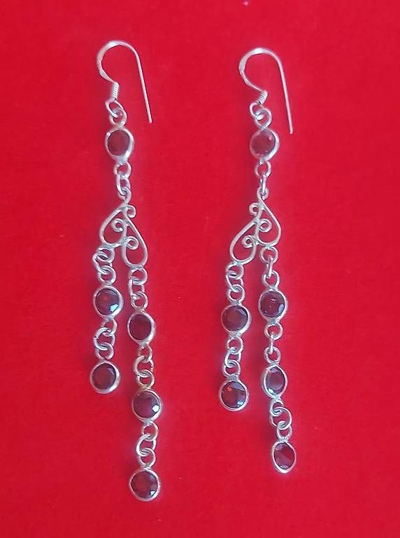 Ohrringe & -stecker: Orecchini lunghi in argento 925 con granato – Gebraucht aus Tesserete von BreezyRose