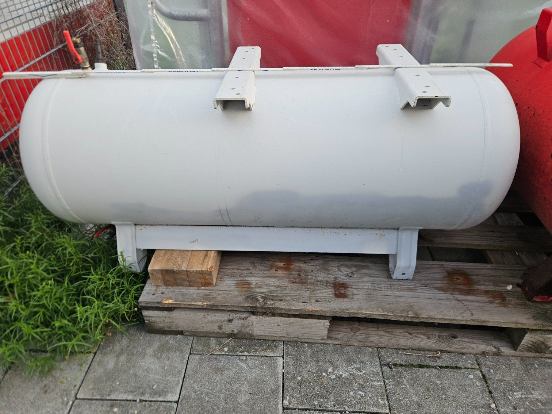 Autres accessoires p. véhicule: Drucklufttank – D'occasion à Härkingen par LELYcenter