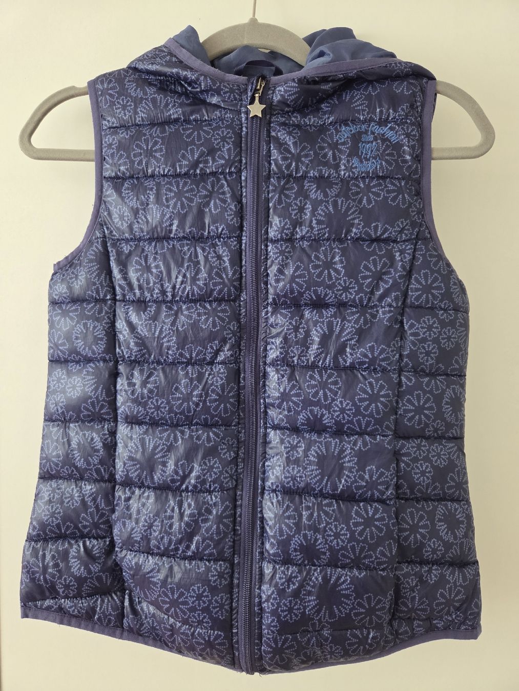 Altro abbigliamento per bambino: Kinder Weste mit Kaputze – Usato da Aarau venduto da crissta
