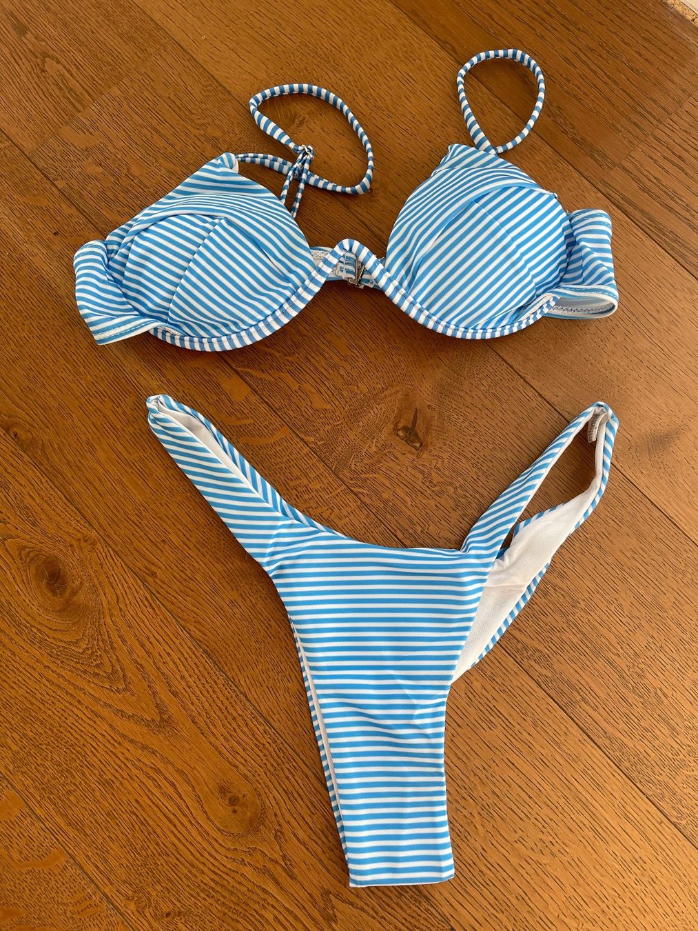 Costumi da bagno & Bikini: Neu gestreiftes Bikini Blau-Weiss Gr M – Nuovo (secondo la descrizione) da Bassersdorf venduto da Sandy456 1
