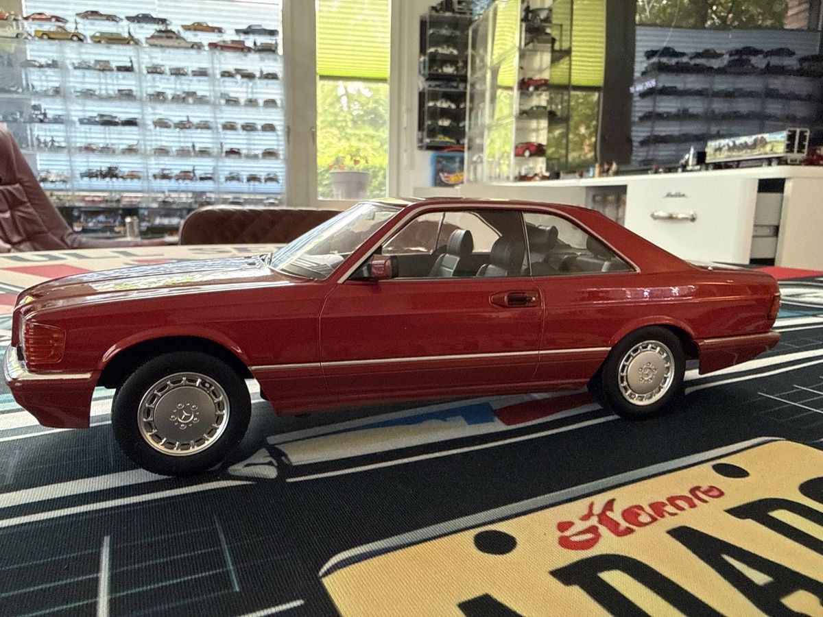 Mercedes-Benz Modellautos: Mercedes-Benz 560 SEC 1:18 – Neu (gemäss Beschreibung) aus Basel von Zomeg