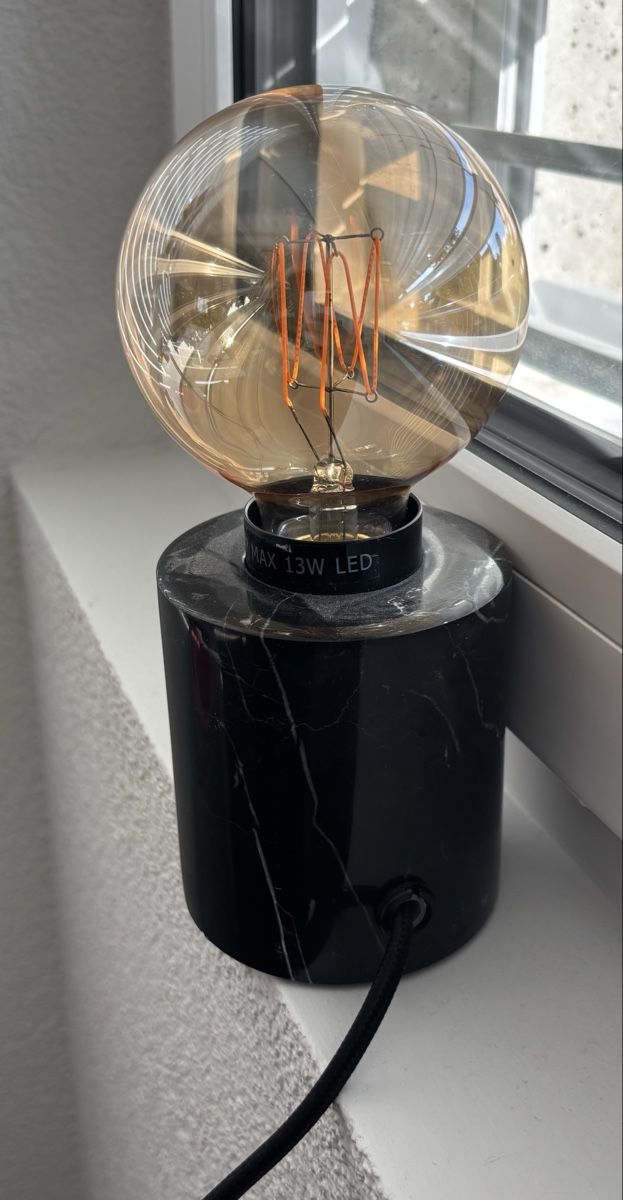 Ikea Lampade: IKEA Tischleuchte MARKFROST Marmor schwarz mit E27 LED Lampe – Usato da Oberuzwil venduto da AbigaelNK 2