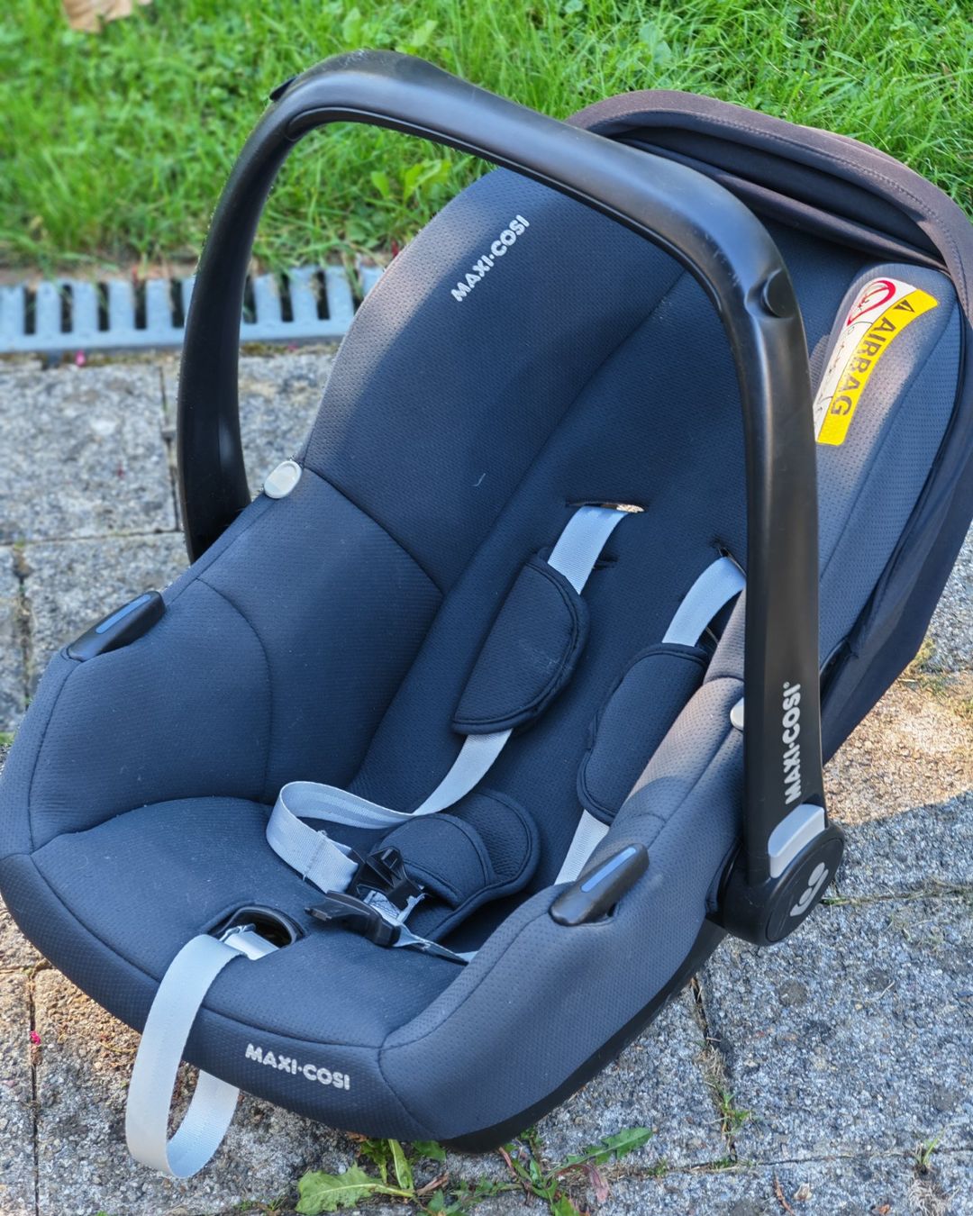 Maxi-Cosi Seggiolini per auto: Maxi Cosi CabrioFix i-Size Babyschale Essential Graphite – Usato da Wetzikon ZH venduto da Gill_ZH 3