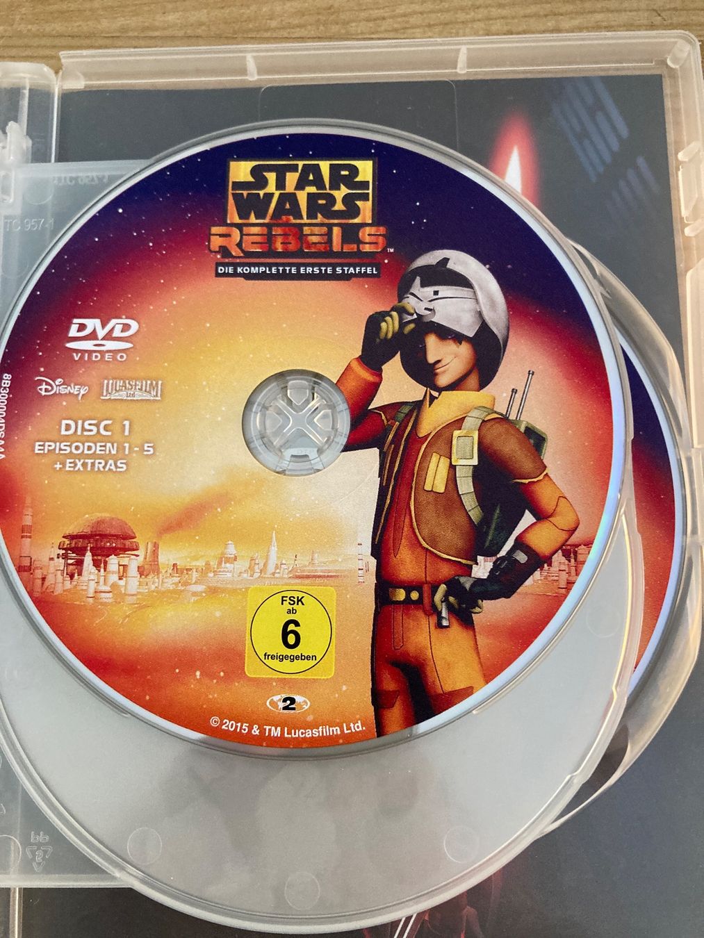 Tutti i DVDs: Dvd: Star Wars Rebels. Komplette 1. Staffel – Usato da Basel venduto da AufeinenBlick 2