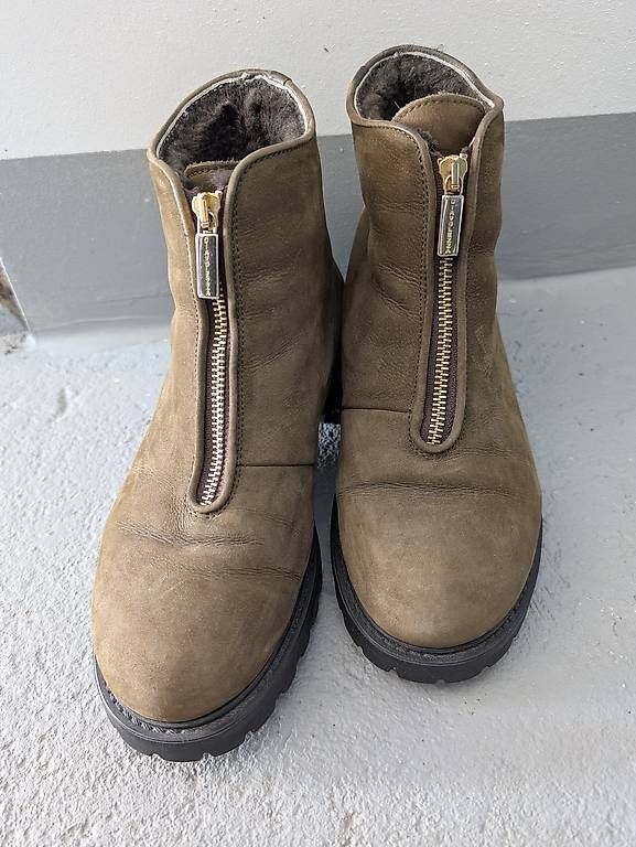 Ecco Chaussures femmes: Ecco Winterschuhe mit Fell - Grösse 40 – D'occasion à Teufen AR par Zoolookoli