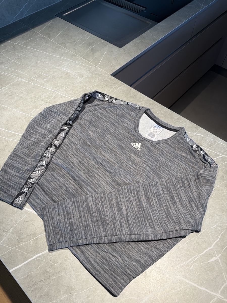 Adidas Maglioni & Felpe: Adidas Pullover grau Grösse XL ungetragen  – Nuovo (secondo la descrizione) da Kappel SO venduto da Janni07 2