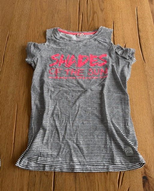 Protest Blusen, T-Shirts & Tops: Schönes Protest Mädchen T-Shirt Grösse 164 – Gebraucht aus Hohenrain von Kiendan