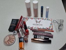 Kosmetik-Set Lidschatten Palette Lippenstifte Nagellack 